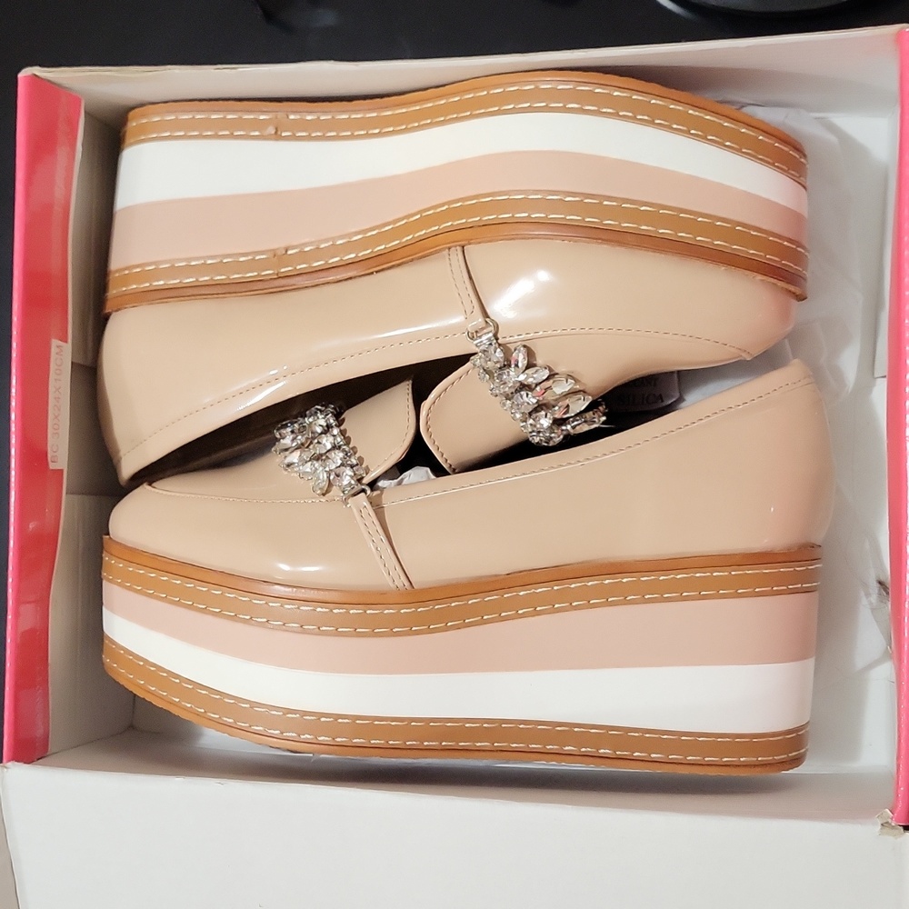 Nude NEW platform loafers
